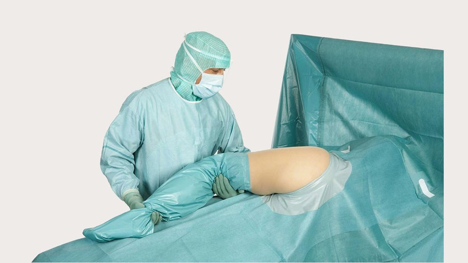 kirurg, der bruger en BARRIER ortopædisk afdækning 