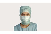 clinicien portant un masque chirurgical BARRIER spécialité
